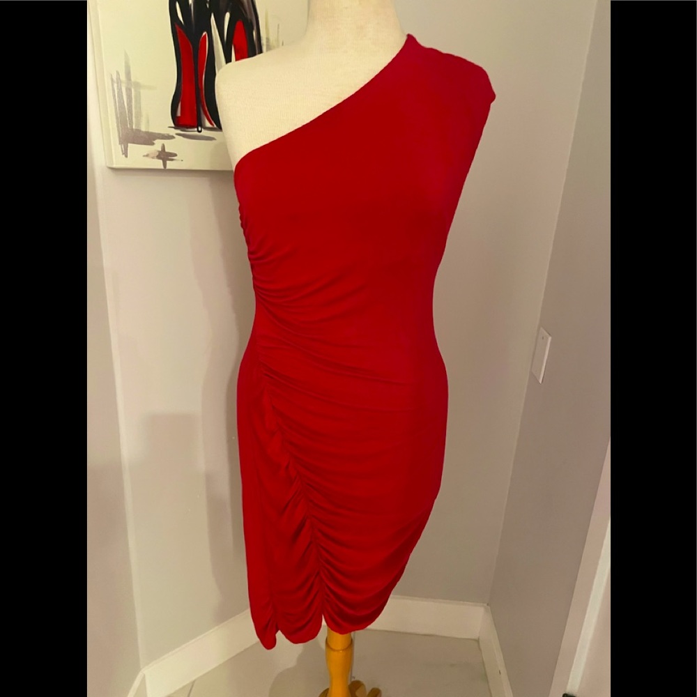 Classy, off one shoulder RED dress. So complementary. Ready for a night out!!